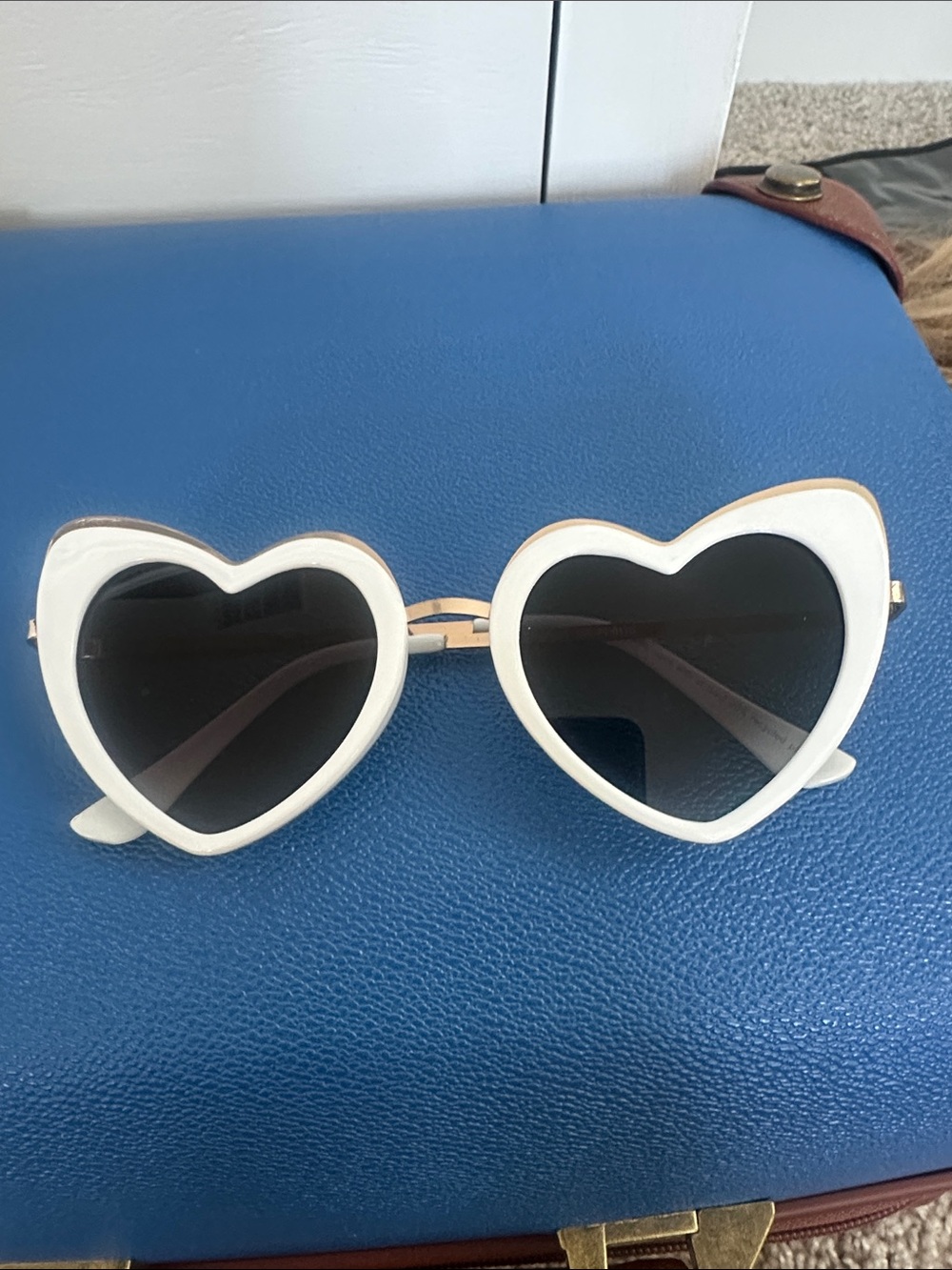a new day White Heart-Shaped Sunglasses with Dark Lenses